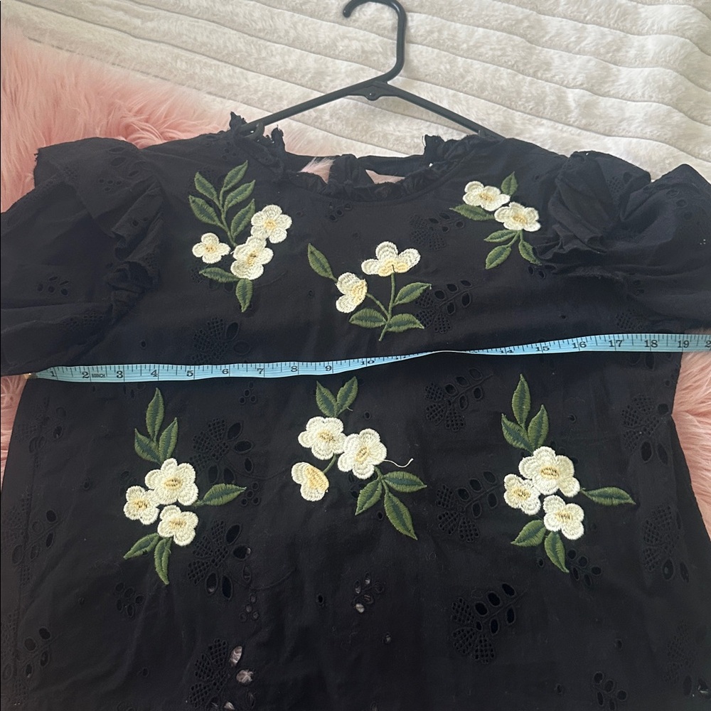 Floral Embroidered Cotton Top - Picture 4 of 6